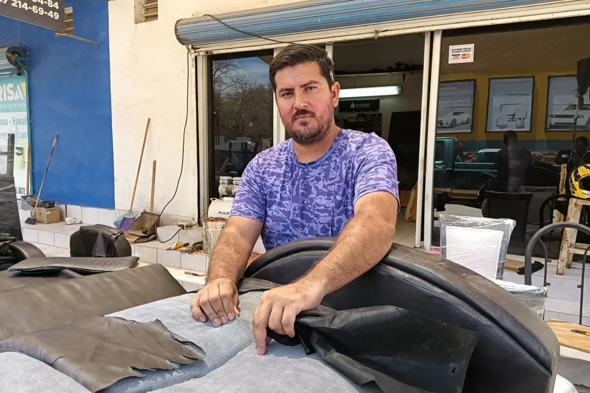 La historia de Saúl, el tapicero que transformó un sillón viejo en un nuevo comienzo en Culiacán