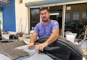 La historia de Saúl, el tapicero que transformó un sillón viejo en un nuevo comienzo en Culiacán