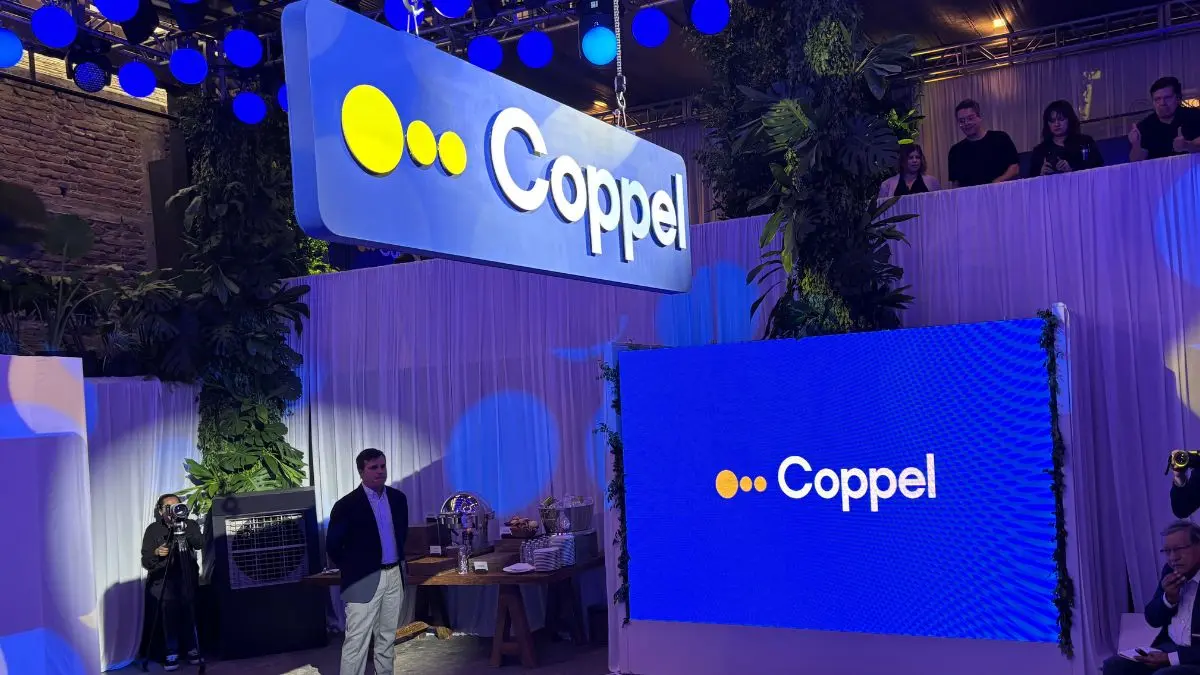 Conoce el nuevo look de Coppel. Foto: Coppel