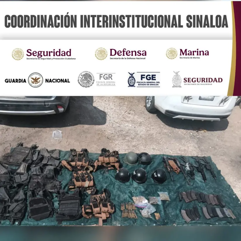 Armamento asegurado en El Salado, Culiacán. Foto: cortesía Armamento asegurado en El Salado, Culiacán. Foto: cortesía.