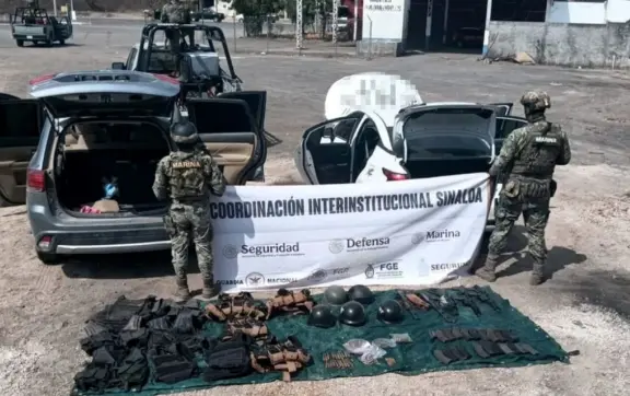 Elementos de seguridad decomisan armamento, equipo táctico y droga en  Culiacán