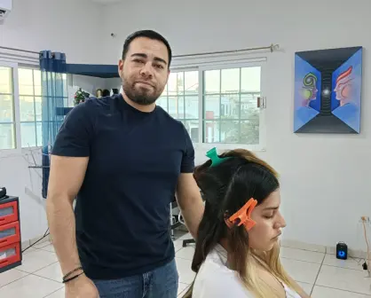 Cristian Cruz es un barbero altruista en Culiacán que da confianza con cada corte