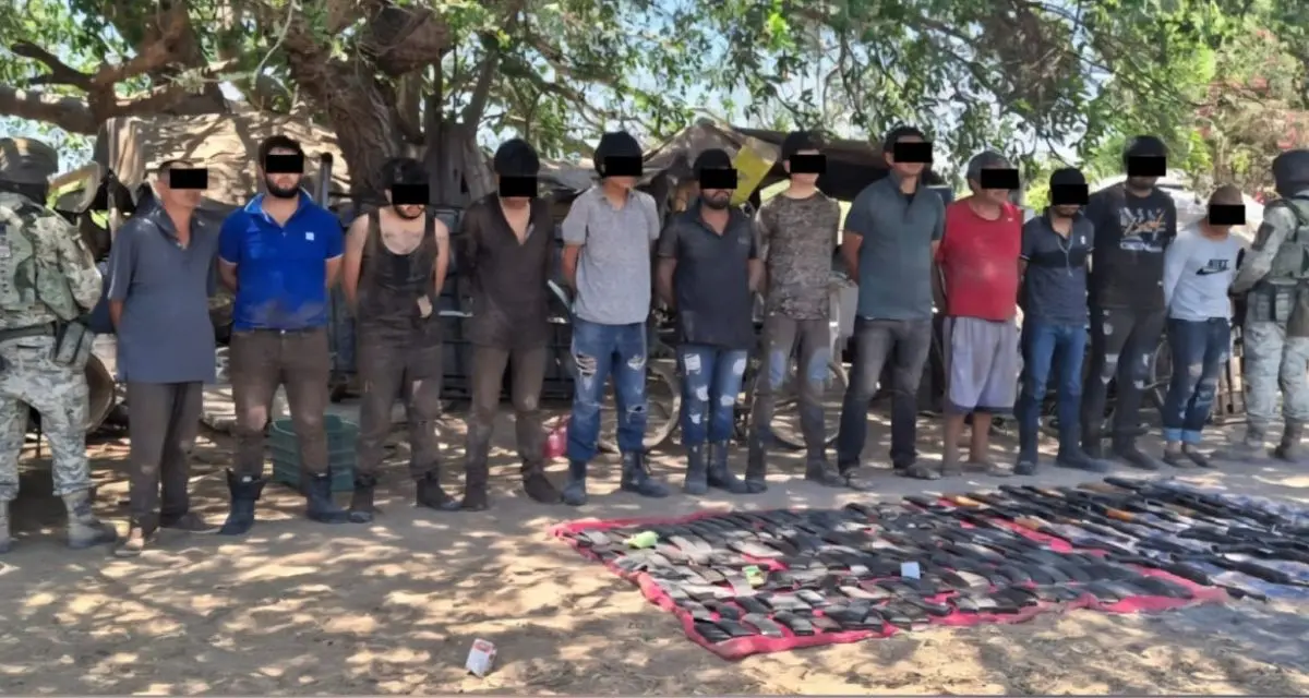 Los elementos del Ejército Mexicano detiene a 12 personas en Elota, Sinaloa. Foto: cortesía