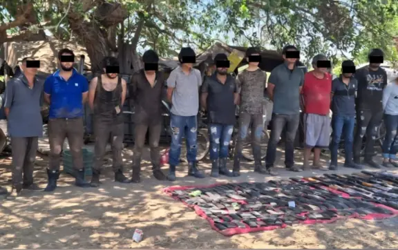El Ejército Mexicano detiene a 12 hombres y aseguran armamento en Elota, Sinaloa