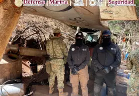 Gabinete de Seguridad desmantela laboratorio y pista clandestina en Durango; aseguran 150 kilos de drogas