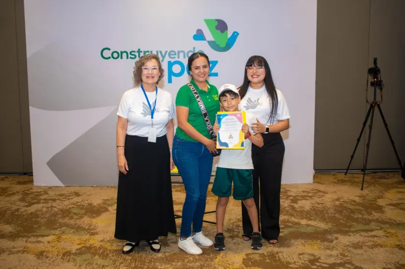 Samuel Ignacio Benítez González del Colegio Las Torres ganó el primer lugar en el Concurso Internacional Spelling Bee- AMCO Summit.