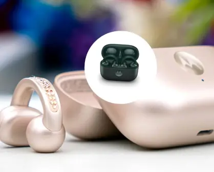 Motorola tiene los auriculares más lujosos con cristales de Swarovski y sonido certificado