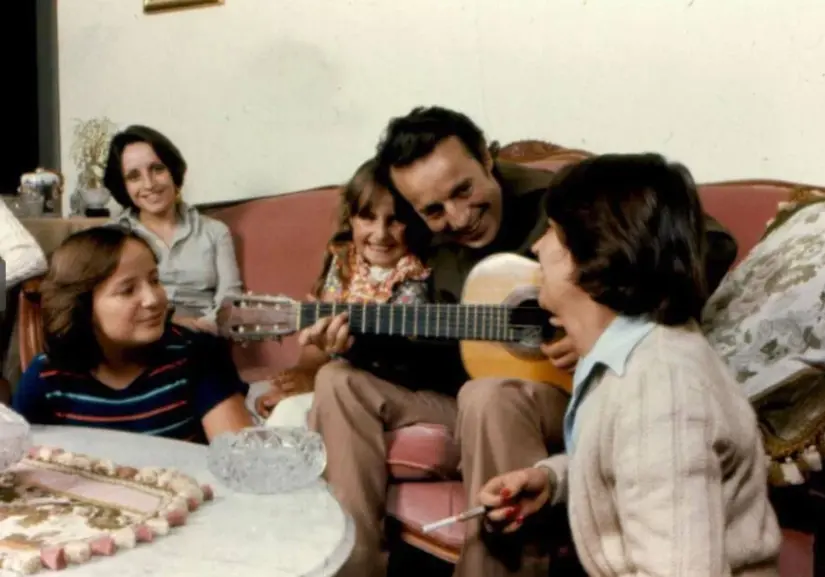 Chespirito con sus hijos cuando eran niños. Foto: Cortesía Chespirito con sus hijos cuando eran niños. Foto: Cortesía