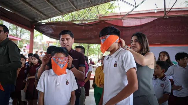 “Somos Inclusión”: jóvenes de la secundaria que se ubica en la colonia Huizaches aprenden empatía con deporte adaptado. Foto: DIF Culiacán