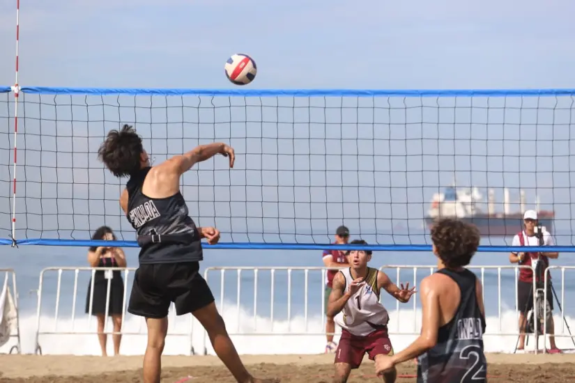 Sinaloa conquista cuatro medallas en Voleibol de Playa CONADE 2025 La delegación de Sinaloa en Voleibol de Playa brilló en la Olimpiada Nacional CONADE 2025, conquistando cuatro medallas y el segundo lugar nacional. Foto: ISDE