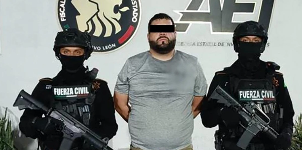 Detienen a distribuidor de droga en colonia Roma, Monterrey.