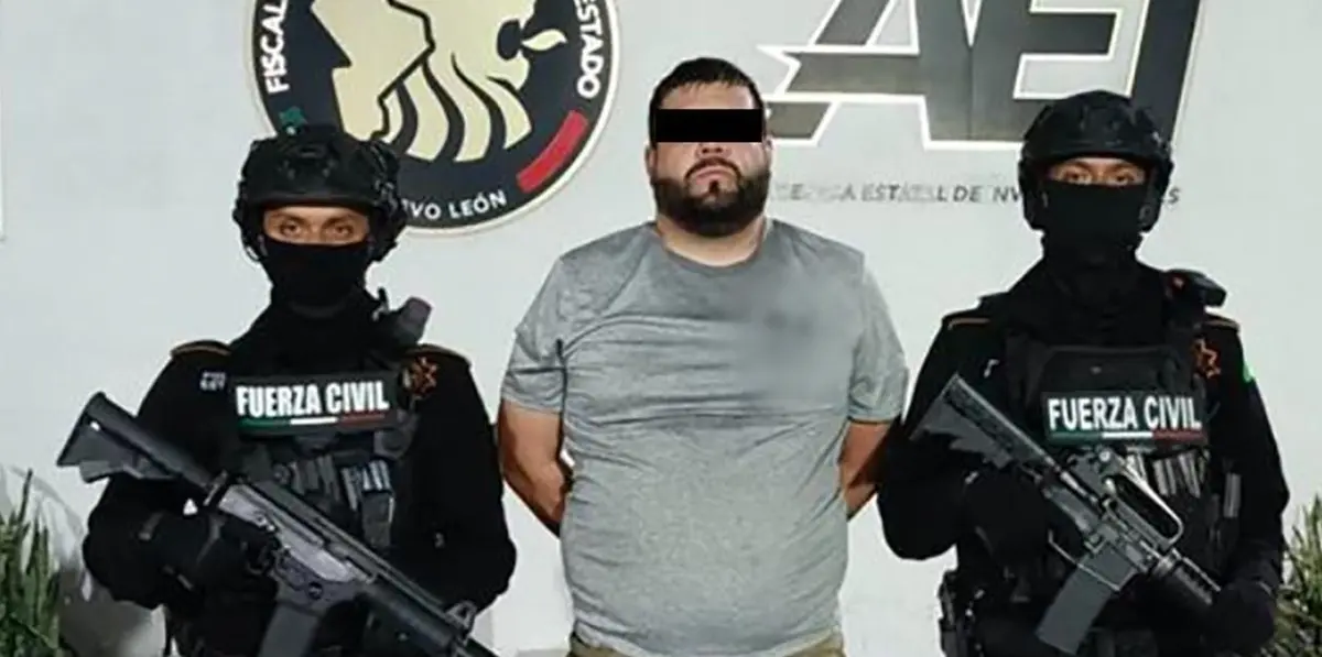 Detienen a distribuidor de droga en colonia Roma, Monterrey.