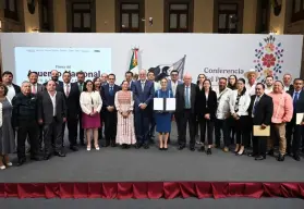Firman acuerdo nacional para ordenar precio de la tortilla