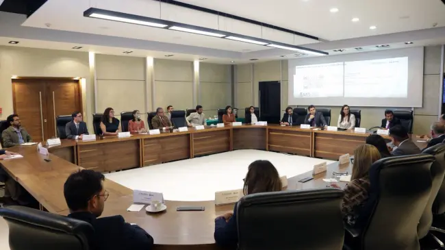 Multas millonarias por no cumplir: SAT endurece reglas contra lavado de dinero.