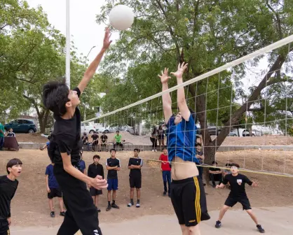 Juventud, deporte y comunidad: torneo de volibol activa el Parque Elektra en Los Ángeles