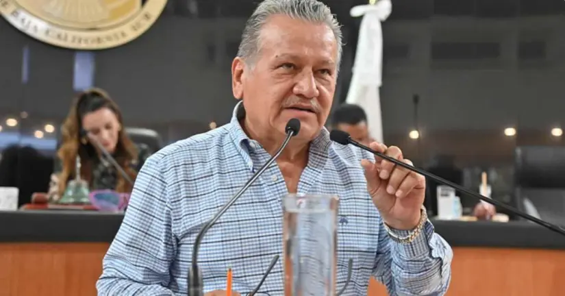 El diputado Fernando Hoyos Aguilar, propone castigar con cárcel a los que roben a los beneficiarios de los Programas del Bienestar. Foto: cortesía.