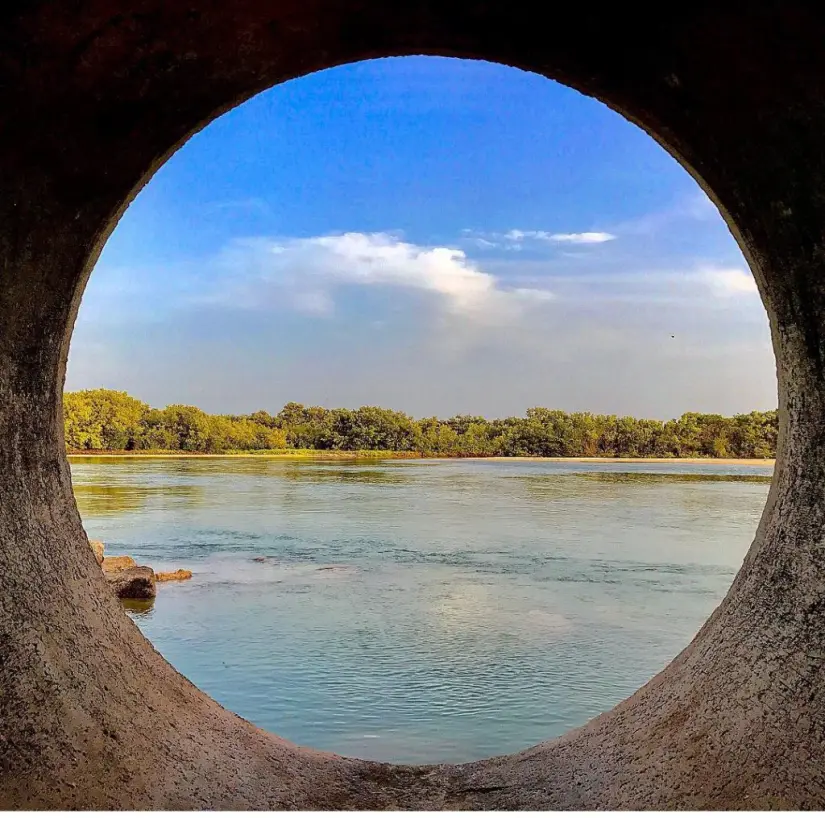 imagen recuadro vista del tuba en la playa de Marmotas Foto: Mocileros en Yucatán
