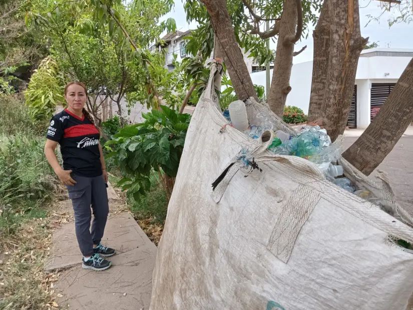 imagen recuadro Gracias a las gestiones de Carmen Alicia y el apoyo de Parque Alegres IAP, en el parque reciclan los plásticos.
