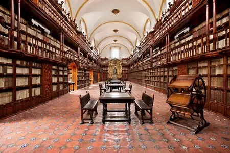 Admira la espectacular Biblioteca Palafoxiana. Foto: Biblioteca Palafoxiana. Admira la espectacular Biblioteca Palafoxiana. Foto: Biblioteca Palafoxiana.
