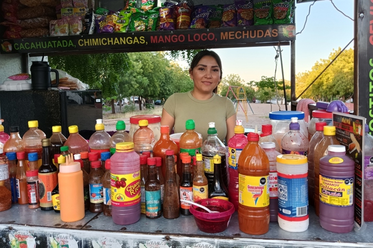 Vero y su carrito de snacks: un negocio que financió su sueño y hoy alimenta esperanzas en Los Ángeles