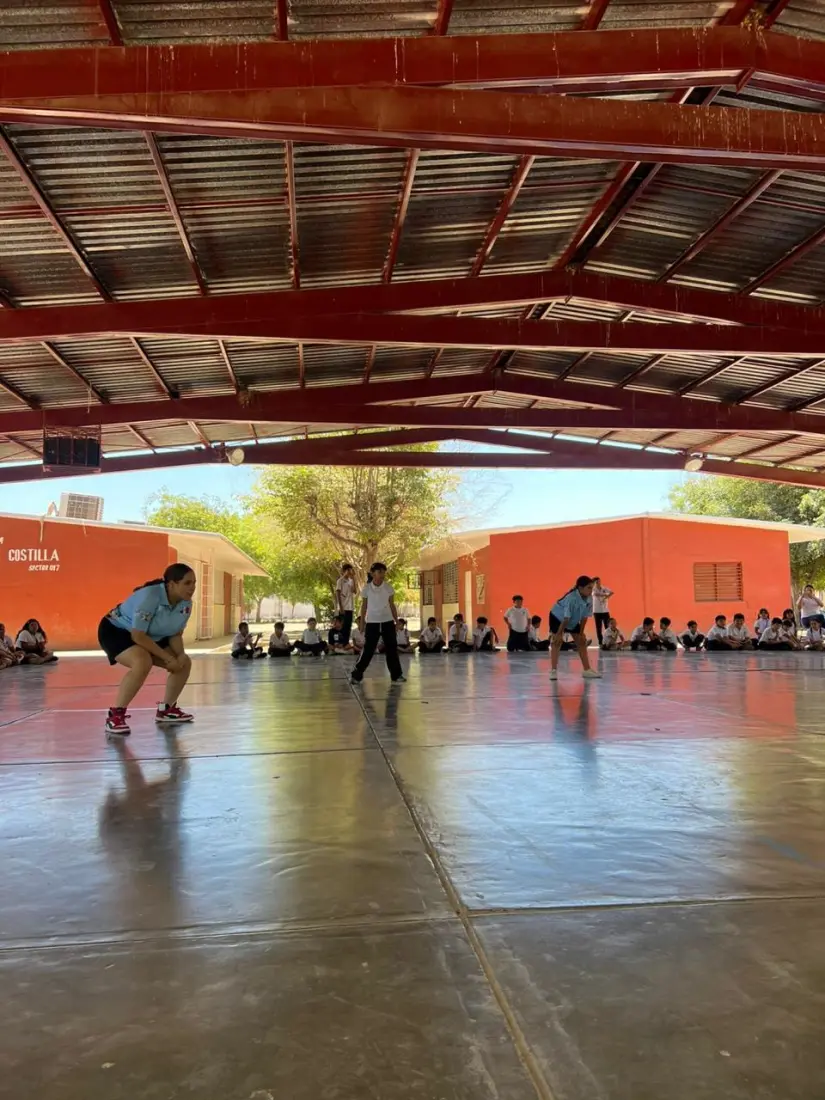 El entusiasmo de los niños fue evidente al participar en esta clínica de Baseball5. El entusiasmo de los niños fue evidente al participar en esta clínica de Baseball5.