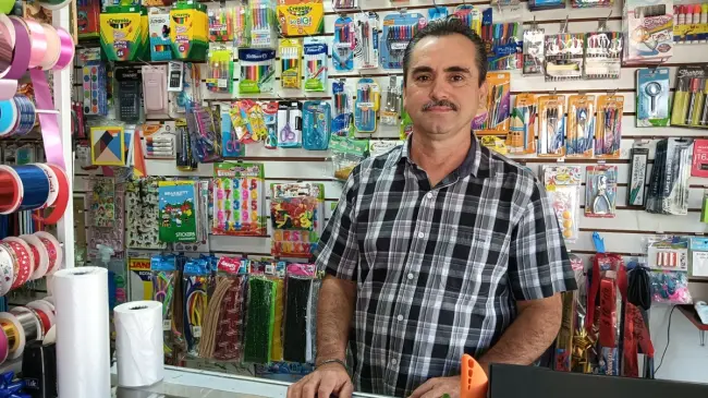La Papelería La Esquina se encuentra en la colonia Zona Dorada, en la esquina del bulevar del Lago y calle Lago Cusibulca. | Imágenes de Francisco Castro