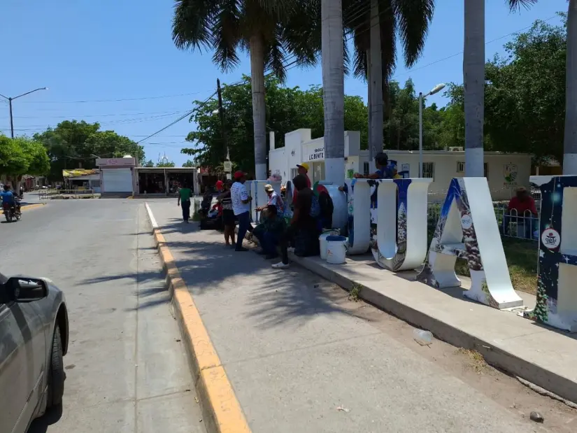 A la espera del autobús con destino a Chihuahua, tiempo de migración