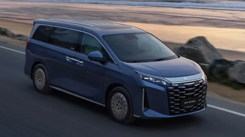 La minivan híbrida de BYD para 7 personas está por llegar a México La BYD M9 destaca como la minivan híbrida más avanzada de la marca. Foto: BYD