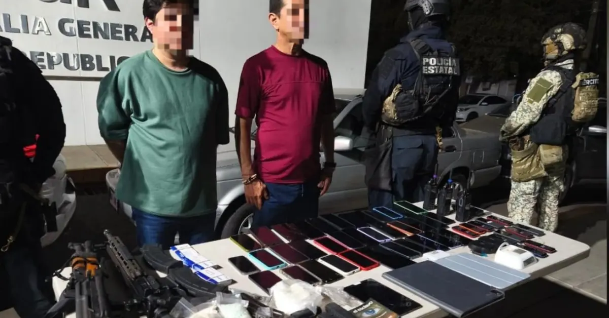 Detienen a dos en Culiacán con arsenal, 47 celulares, fentanilo y 79 mil pesos 