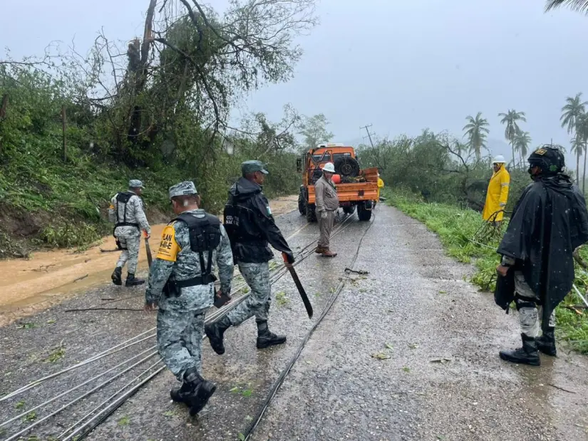 Fuerzas federales activan Plan DN-III-E tras paso del huracán Erick Fuerzas federales activan Plan DN-III-E tras paso del huracán Erick