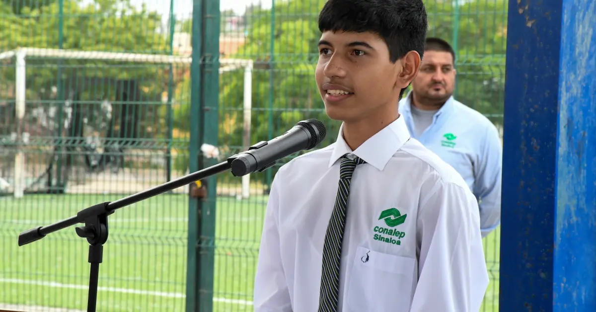 Reconocen en CONALEP Sinaloa a Jesús Fernando, joven talento con logros académicos nacionales