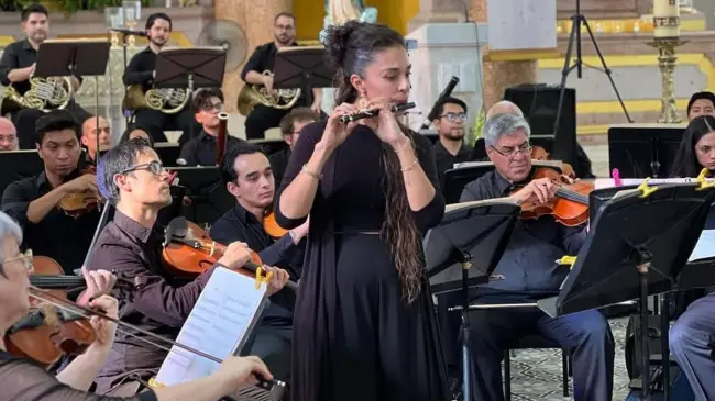 En la Parroquia de San Francisco de Asis, de Navolato, los músicos de la Orquesta Siinfónica Sinaloa de las Artes dieron muestra de su talento.