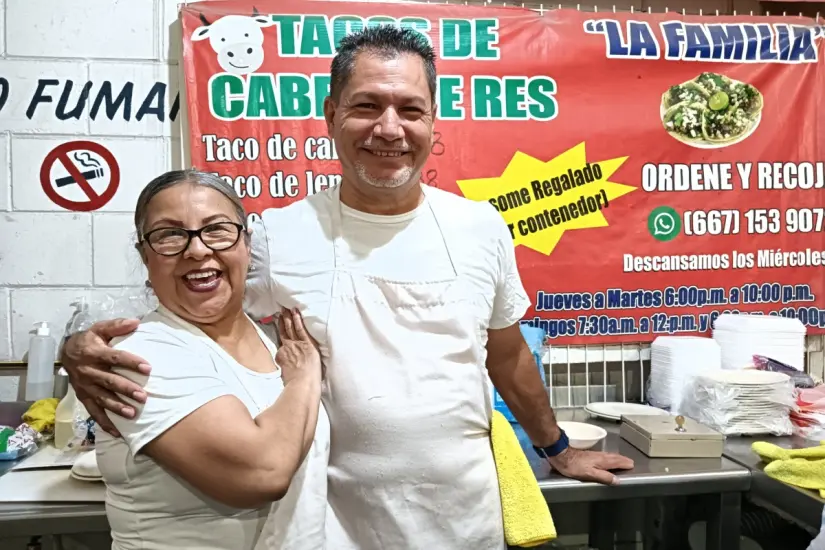 imagen recuadro Francisco Conde y su esposa Angélica Reyes han formado un matrimonio de poco más de tres décadas y desde hace 13 años tiene su propio negocio de comida en la Díaz Ordaz.