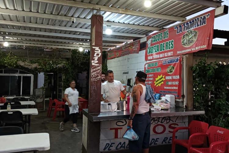 Tacos “La Familia”: un negocio que une corazones y conquista paladares en la Díaz Ordaz