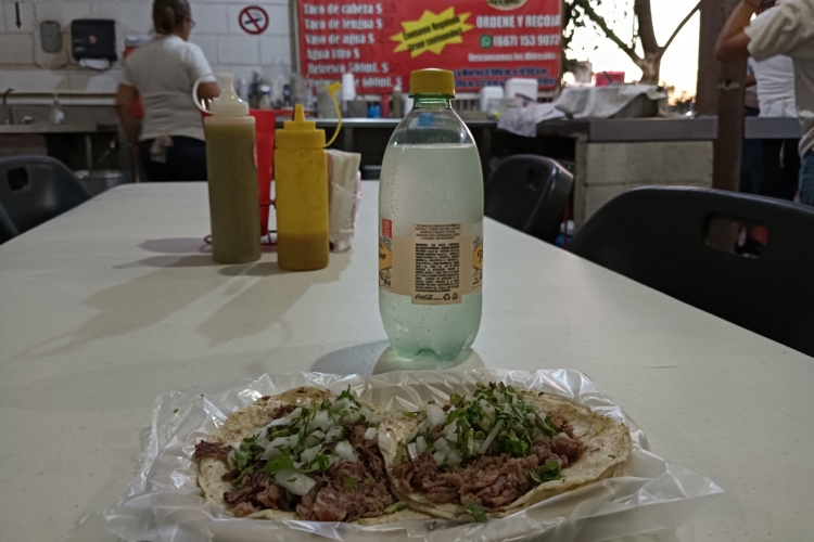 Tacos “La Familia”: un negocio que une corazones y conquista paladares en la Díaz Ordaz