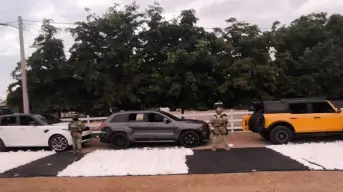 Frenan al narco en Culiacán, decomisan carros cargados de metanfetamina 