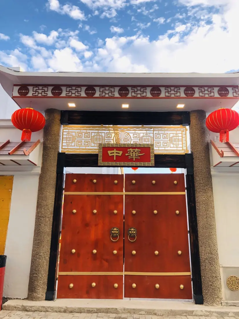 imagen recuadro Puerta del callejón de la Chinesca en Mexicali Foto: @yyyyyyga (x)