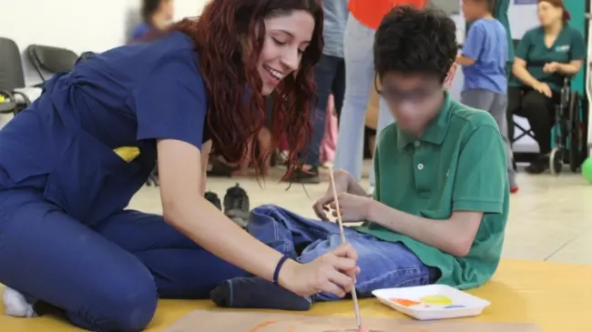 Este tipo de actividades se inscribe en la labor continua de APAC Culiacán IAP, una institución con más de 38 años de experiencia en la atención de personas con parálisis cerebral, autismo, síndrome de Down y otras condiciones relacionadas con el neurodesarrollo.
