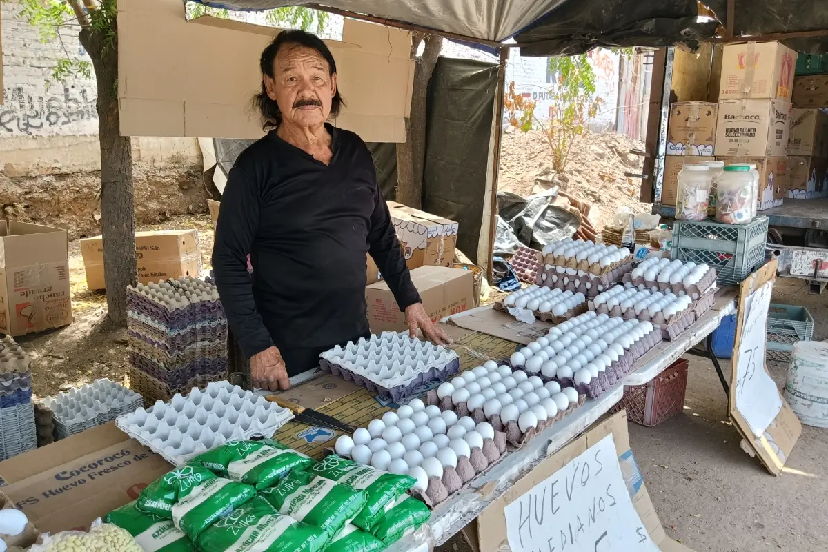 El negocio de don Héctor, más conocido como El Chino, se encuentra en la colonia Plutarco Elías Calles, sobre la calle Hilario Medina, esquina con Cándido Avilés, al sur de Culiacán.