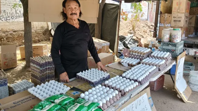 El negocio de don Héctor, más conocido como El Chino, se encuentra en la colonia Plutarco Elías Calles, sobre la calle Hilario Medina, esquina con Cándido Avilés, al sur de Culiacán.