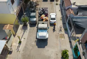 ¡Alto al dengue! Eliminan criaderos de mosquitos en San Benito y la colonia Zapata en Culiacán