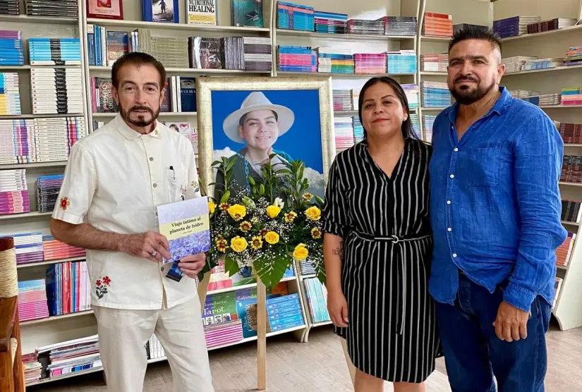 La voz de Isidro vive en cada página de su libro y toca almas. Isidro, el niño que soñó dejar un legado y lo logró con su libro que conmueve corazones: “Viaje íntimo al planeta de Isidro”.