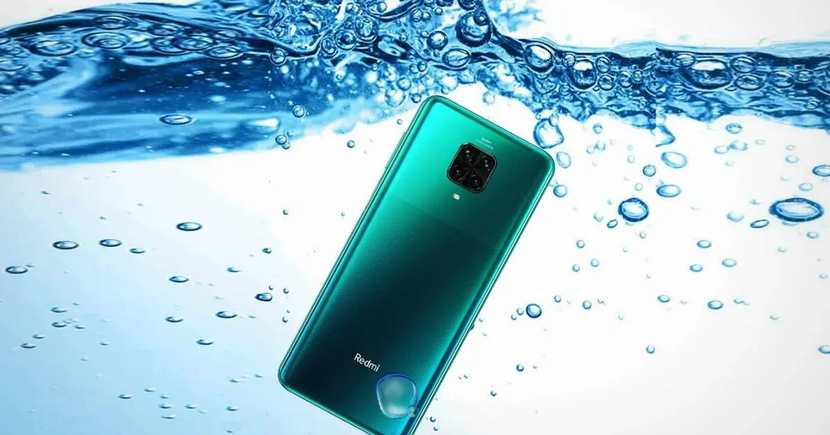 Entra a la piscina sin preocuparte por dañas tu teléfono. Foto: Cortesía