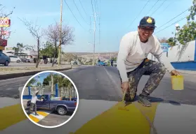 "Hasta donde tope": Con brocha en mano y corazón firme, Ángel transforma topes en seguridad vial en Culiacán