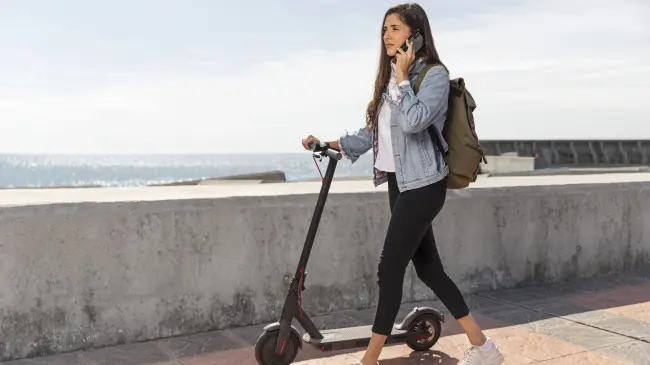Estos son los detalles de las sanciones por mal uso de scooter en Mazatlán. Foto: Freepik.