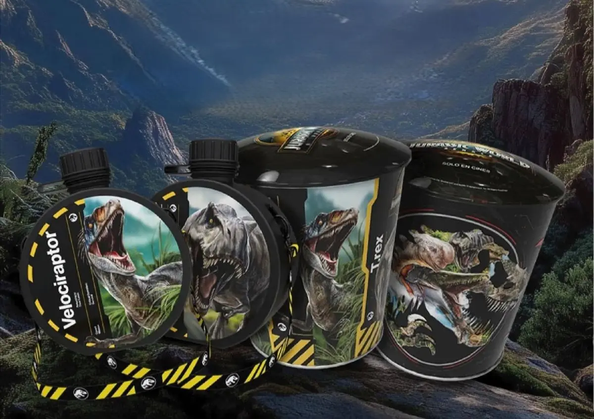 Palomera y cantimplora de Jurassic World Rebirth en Cinépolis. Foto: Coleccionables de Cine y Más