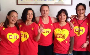 Ellas son las  cinco hijas de Roberto Gómez Bolaños, una de ellas se dedica a defender los derechos humanos