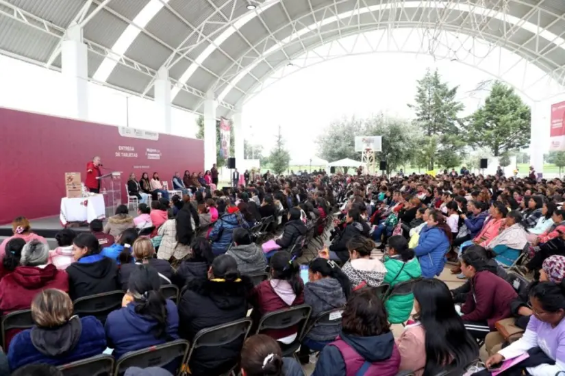 Mujeres con Bienestar del Edomex entrega de 2 mil tarjetas Mujeres con Bienestar del Edomex entrega de 2 mil tarjetas. Foto: Cortesía