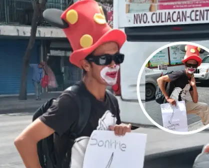 Víctor Manuel es el payasito de Culiacán que inventó su propio circo de alegría en los cruceros