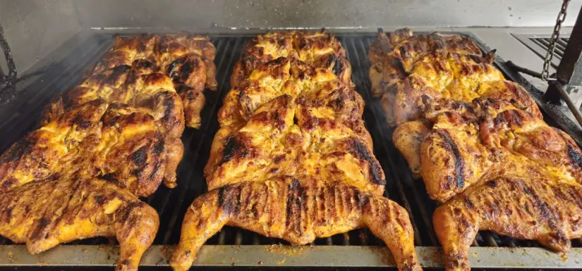 Pollos asados, sabor y tradición en Villa Juárez, Navolato